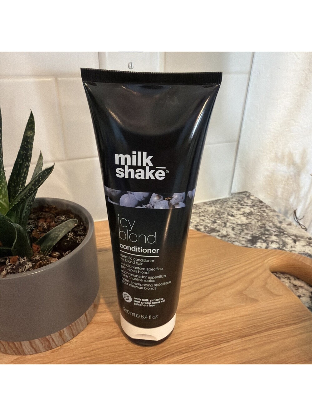 Milk_Shake Icy Blond Conditioner, Black Pigment for Platinum Hair 8.4oz, New